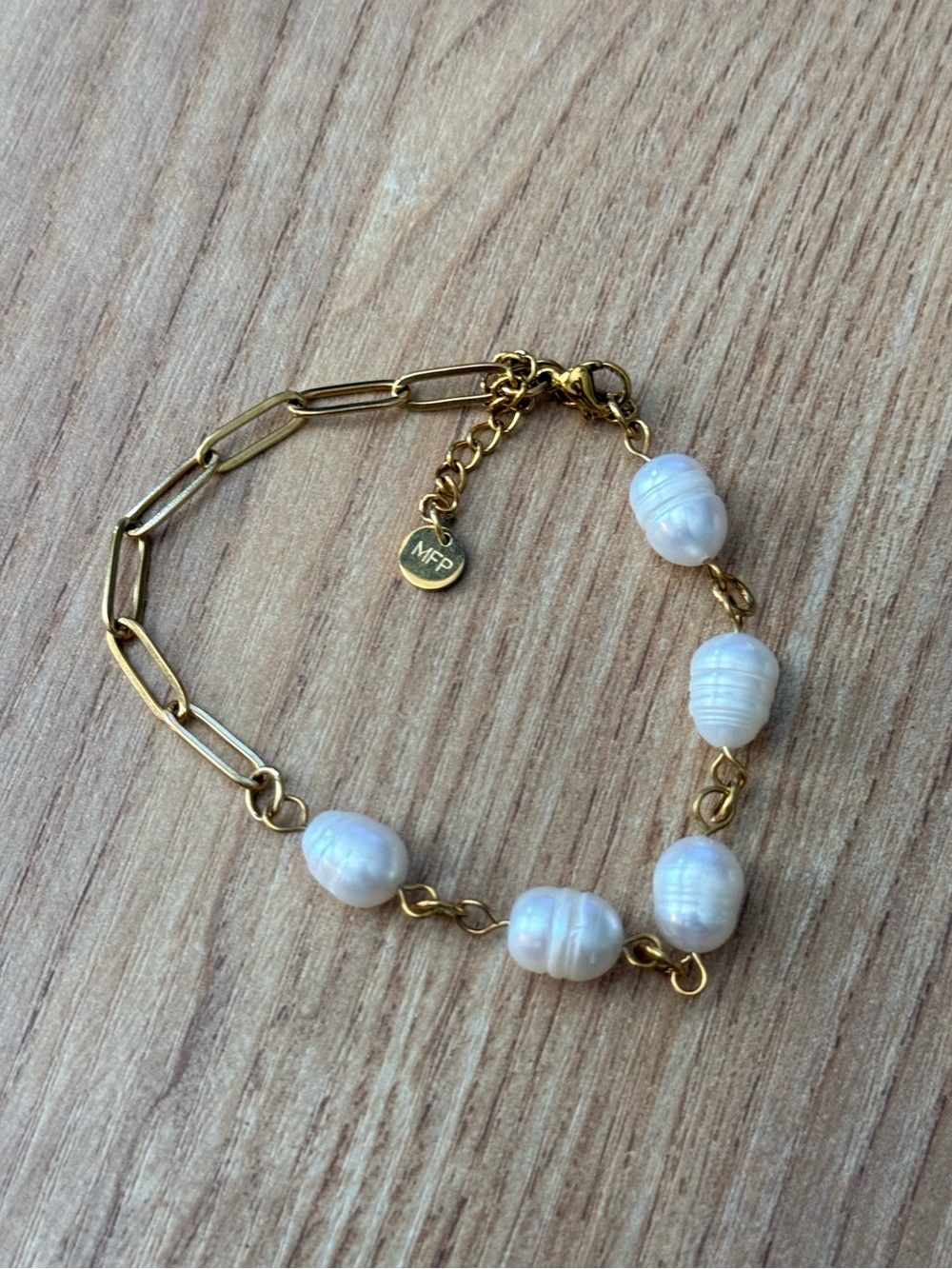 New Medina fine pearls Gold plated and White Pearl Chain Bracelet
